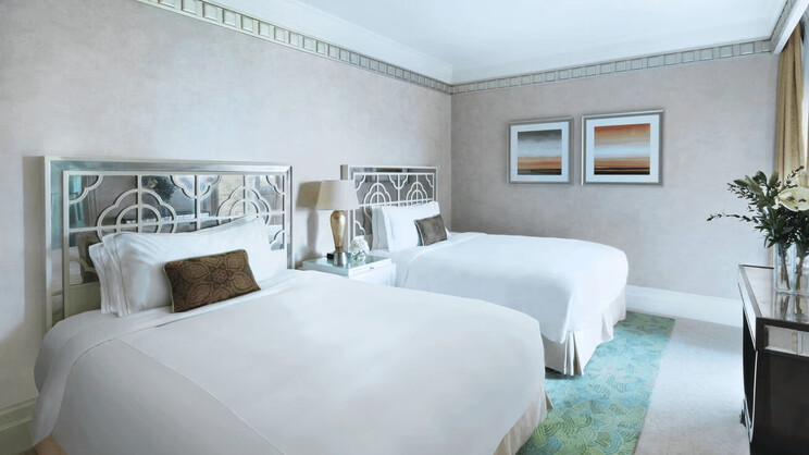 The Ritz-Carlton Abu Dhabi, Grand Canal